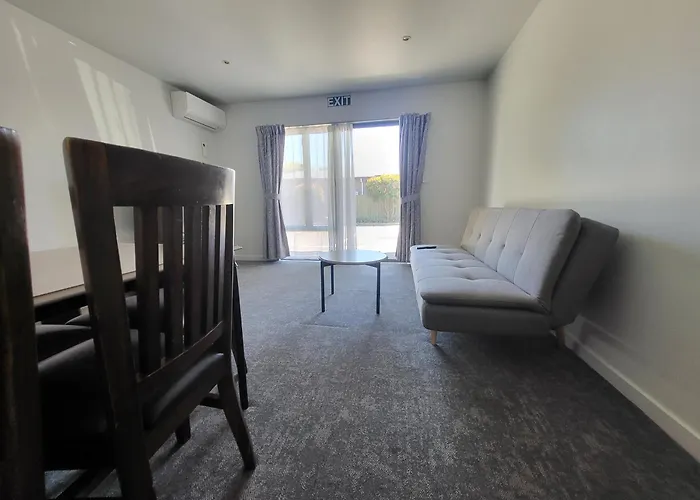 Courtesy Court Motel